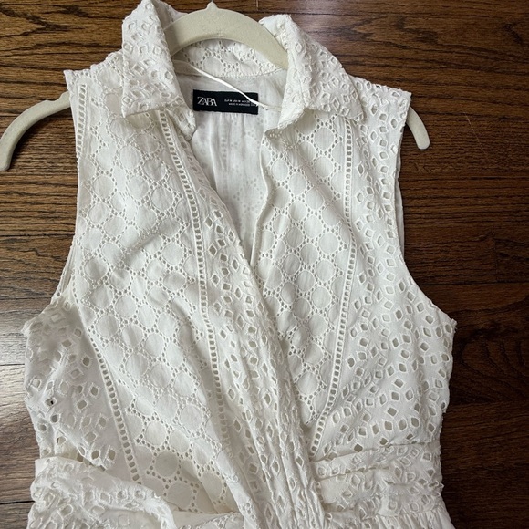 EUC ZARA WHITE OPENWORK EMBROIDERED DRESS - Sz medium - Picture 7 of 10
